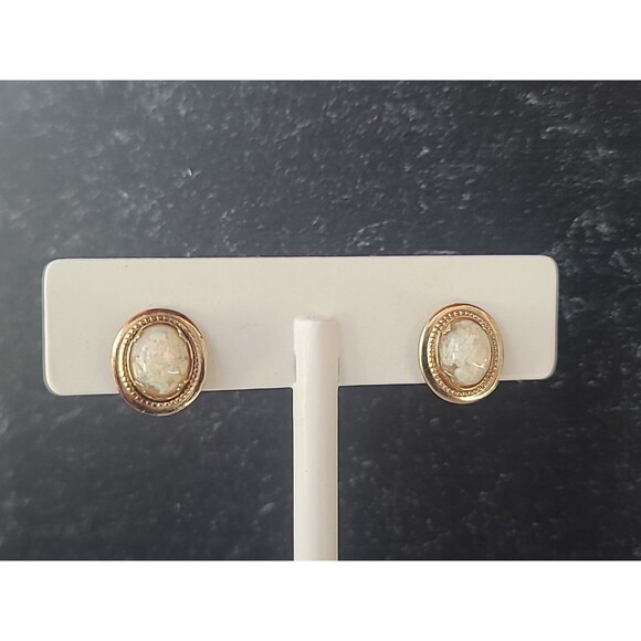 Amco 14K Gold Filled Floating Opal Screwback Earrings Vintage - Picture 2 of 10